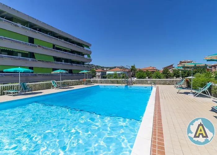 In Con Piscina A Silvi Marina *